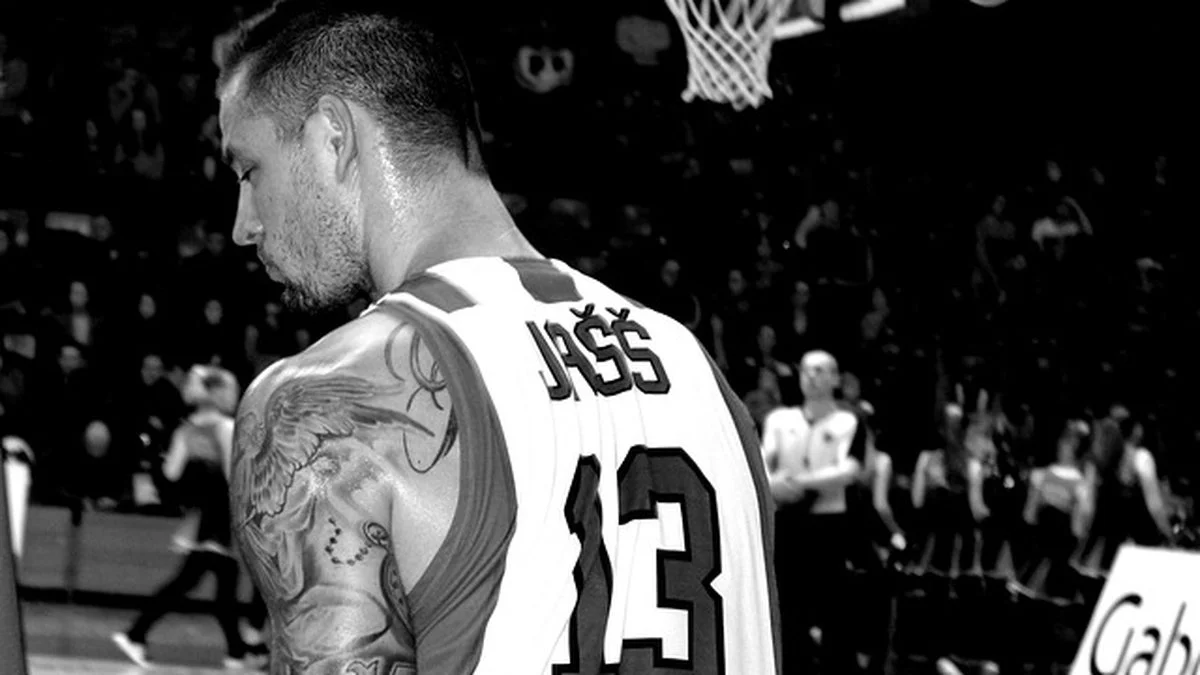 NBA赛季前30预测复盘:战术执行与攻防转换观察